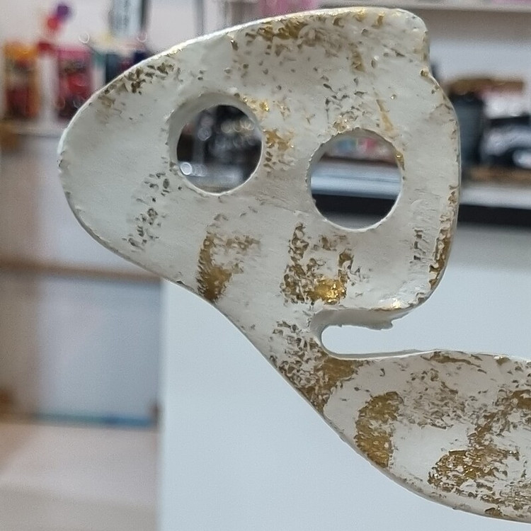 مجسمه هیچ کد ۹