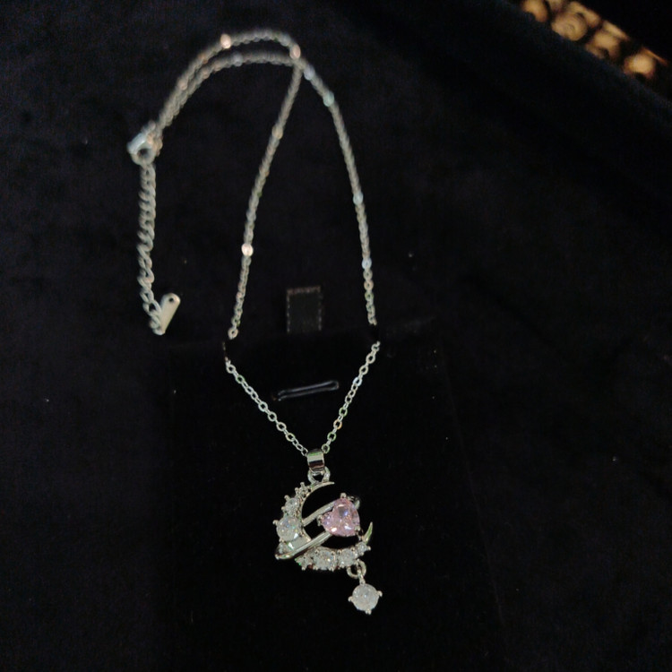 گردنبند طرح ماه و کهکشان محاصره ای کد B9038
