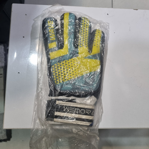 دستکش دروازهبانی لاتکسی مدل CB106 سایز ۸ پسرانه