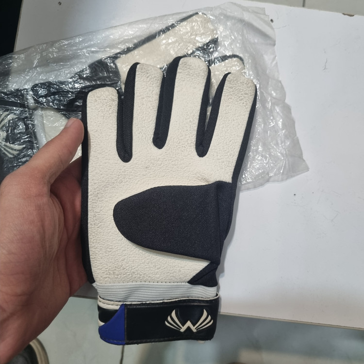 دستکش دروازهبانی لاتکسی مدل CB106 سایز ۸ پسرانه