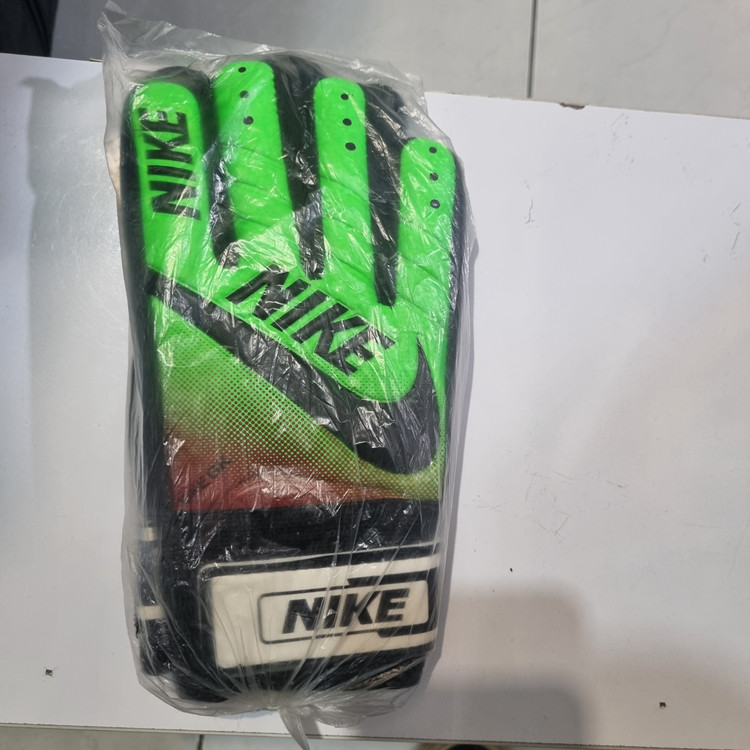 دستکش دروازهبانی لاتکسی مدل CB107