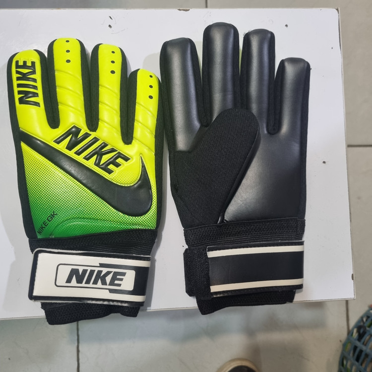 دستکش دروازهبانی لاتکسی مدل CB108 سایز ۸ پسرانه