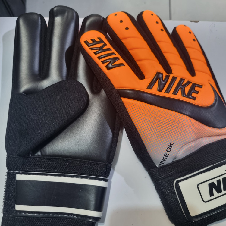 دستکش دروازهبانی لاتکسی مدل CB1011 سایز ۸ پسرانه