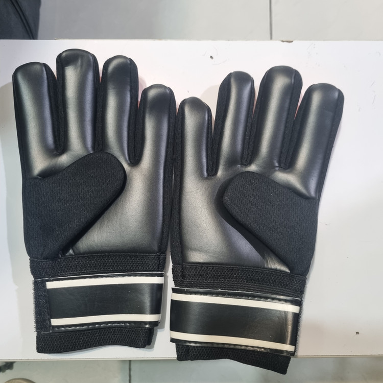 دستکش دروازهبانی لاتکسی مدل CB1011 سایز ۸ پسرانه