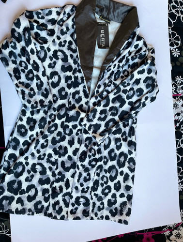 مانتو وارداتی طرح پلنگی بلند مدل MN109 ترکیب نخ و چرم تا سایز ۵۰