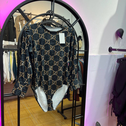 بادی زنانه مخمل مدل MN1023 طرح GG جنس درجهیک (سایز ۳۸ تا ۴۸)