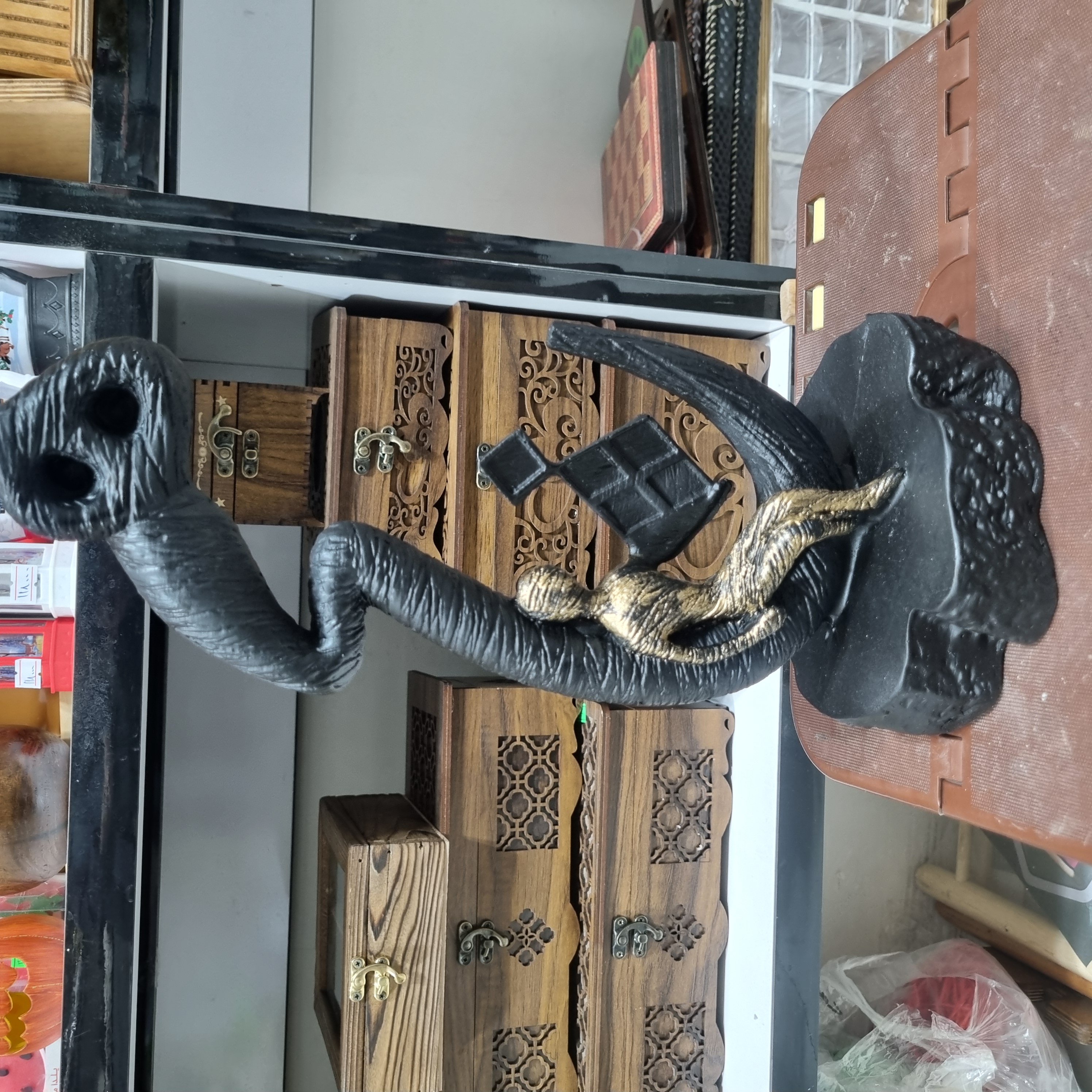 مجسمه دکوری مفهومی هیچ پلی استر مدل CN101