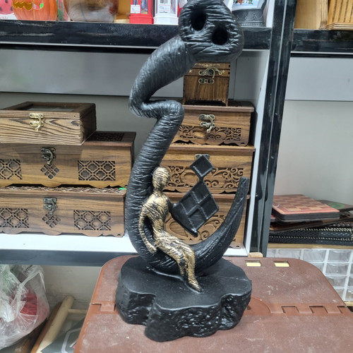 مجسمه دکوری مفهومی هیچ پلی استر مدل CN101