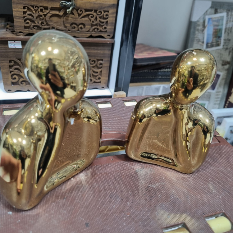 مجسمه دکوری تفکر جفتی طلایی کروم آبکاری سرامیکی مدل CN102