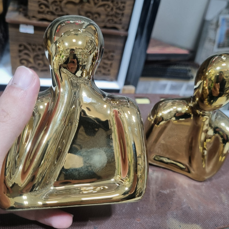 مجسمه دکوری تفکر جفتی طلایی کروم آبکاری سرامیکی مدل CN102