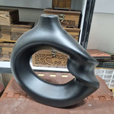 گلدان دکوری مشکی مدل پیچ سرامیکی مدل CN103