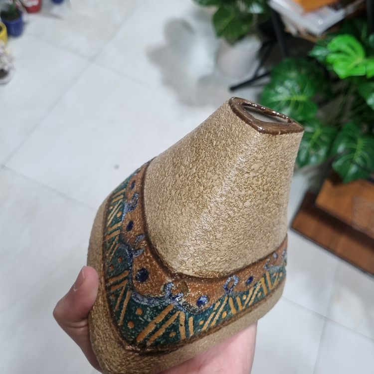 گلدان سفالی مثلثی دستساز علیشاه مدل CN1011