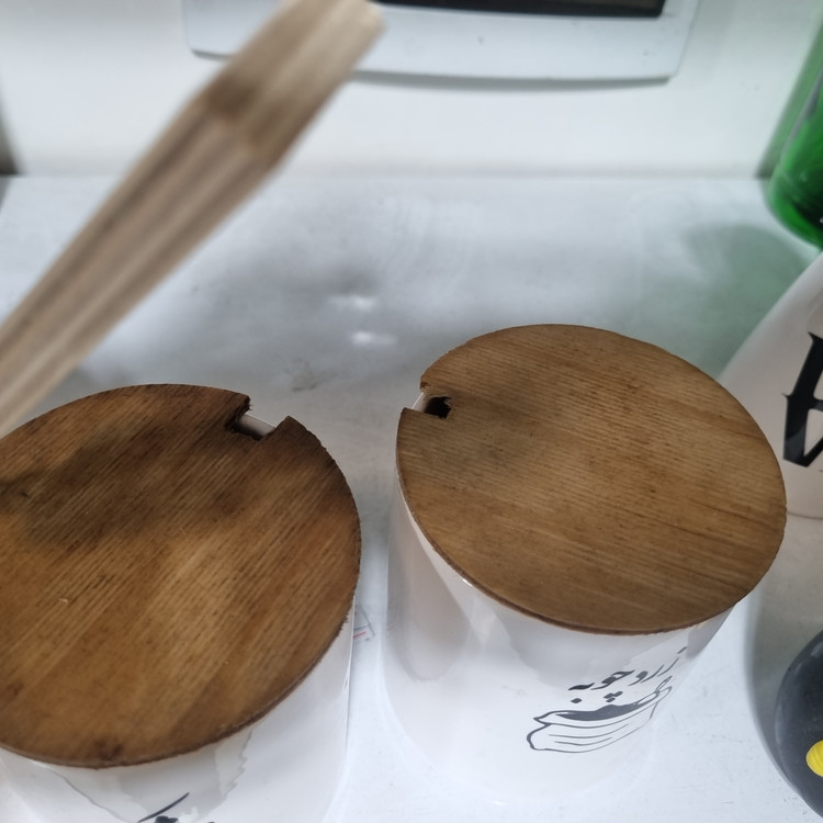 ست پاسماوری و جااسپندی سرامیکی درب چوبی کد CN1012