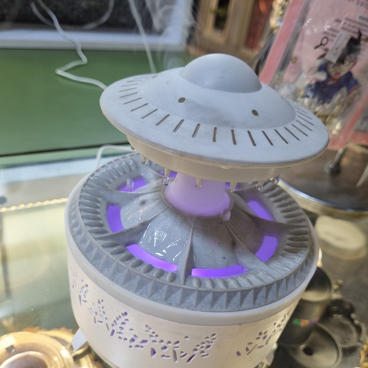 دستگاه بخور و معطرکننده برقی رقص نور کد CN1017