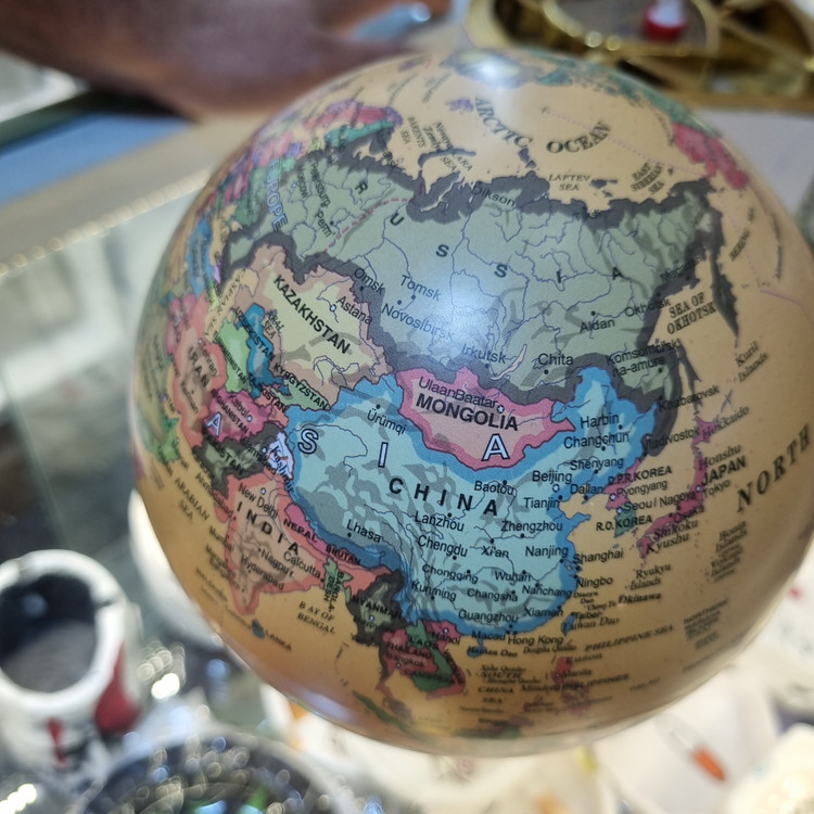 گوی دکوری چرخان باطریخور کد CN1018