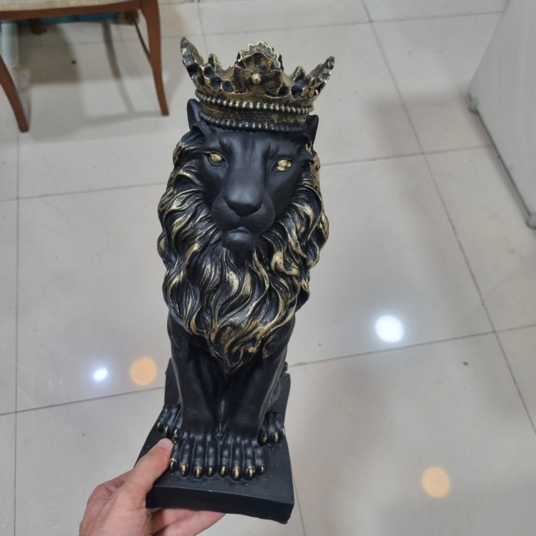 مجسمه شیر تاجدار کد BM106
