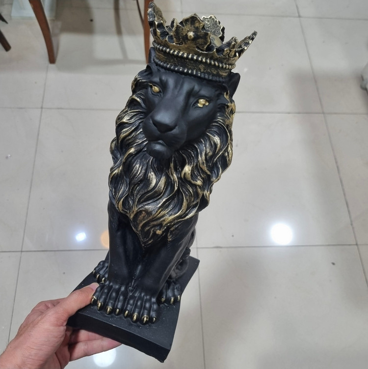 مجسمه شیر تاجدار کد BM106