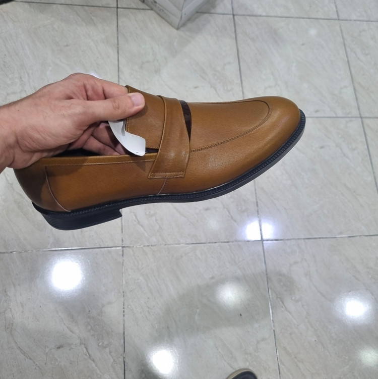 کفش قهوه ای چرم طرح دار بی بند کد BJ108