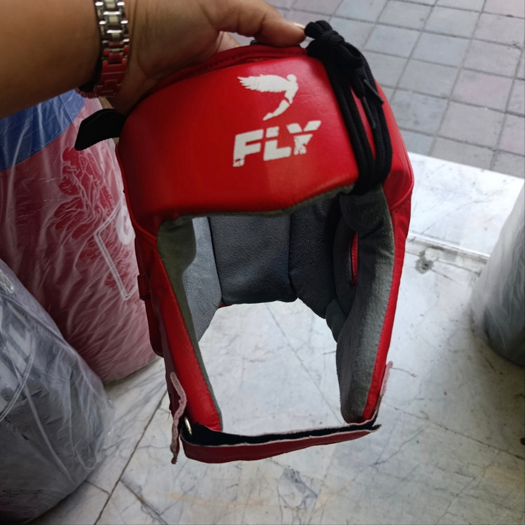 کلاه قرمز کیک بوکس کد GT2028