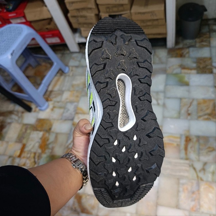 کفش سالمون سفید مشکی کد GS208